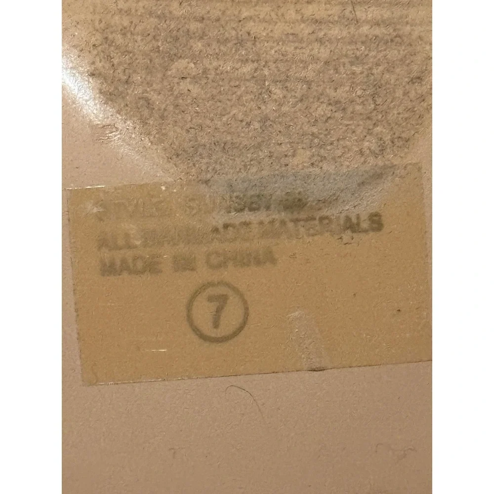 N/A delicacy champagne